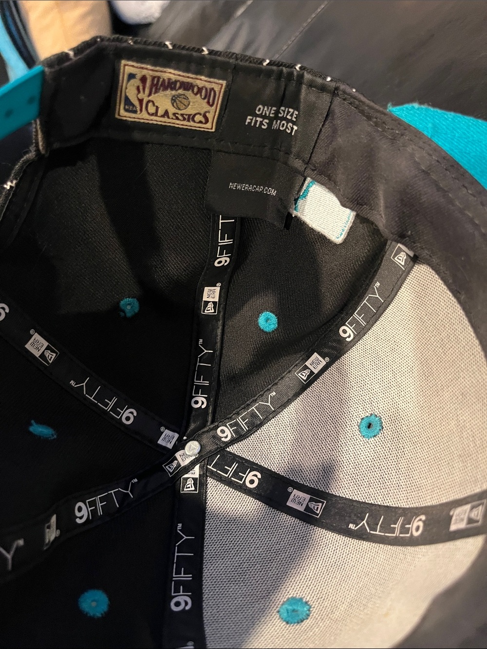 New Era Charlotte Hornets Pinstripe SnapBack - Picture 6 of 6